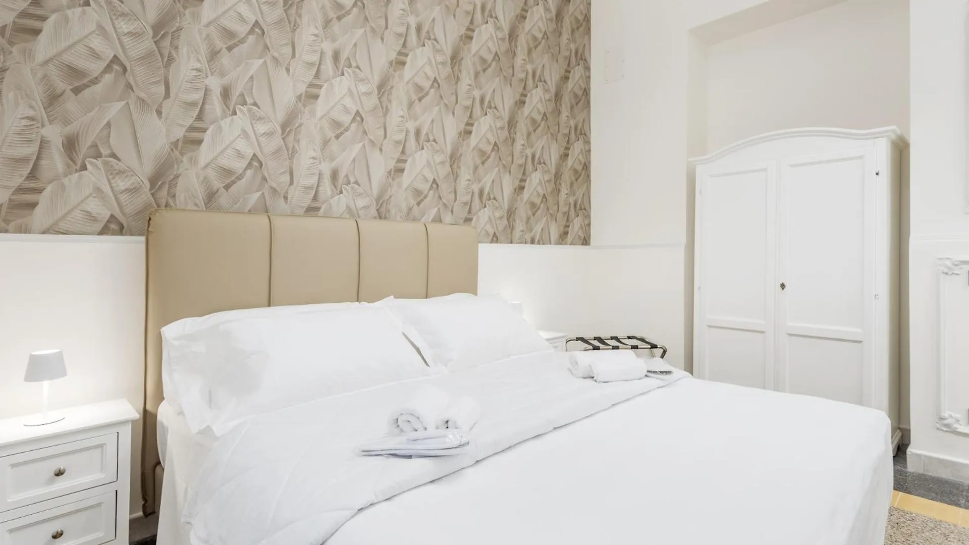 Aragona House Palermo Bed & Breakfast 0*,  Italy